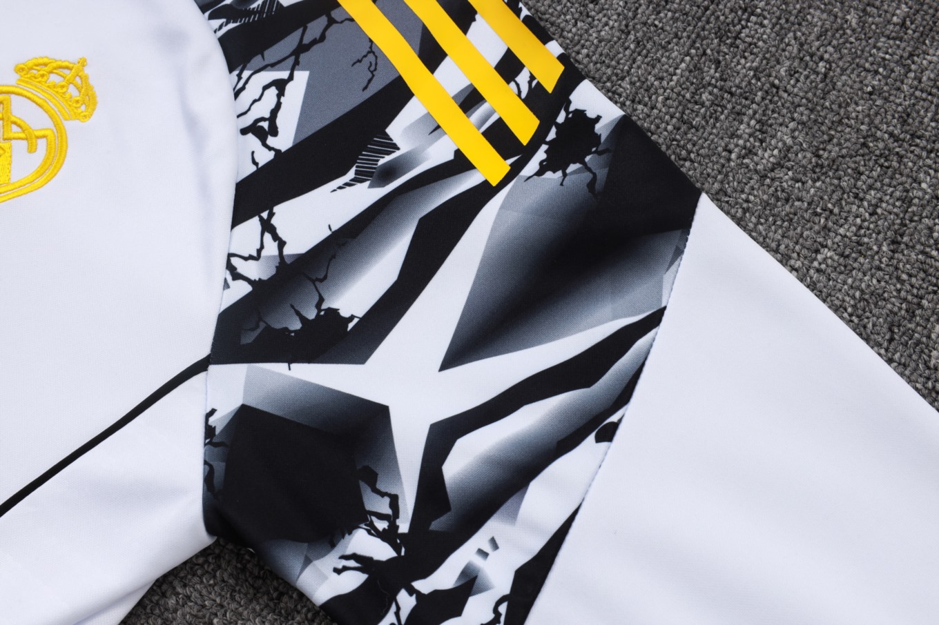2026 Real Madrid White Long-sleeved half-pull training kit