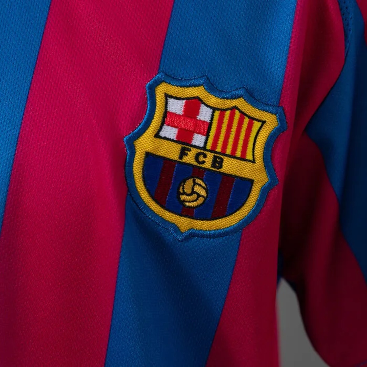 Retro Barcelona 2005/06 Home Kid Kits
