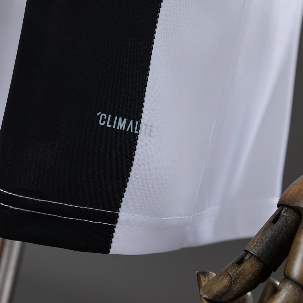 Retro Juventus 2018/19 Home jersey Fan Version