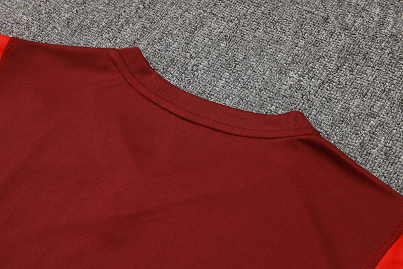 24/25 Internacional Red Training Set Shirt and Shorts