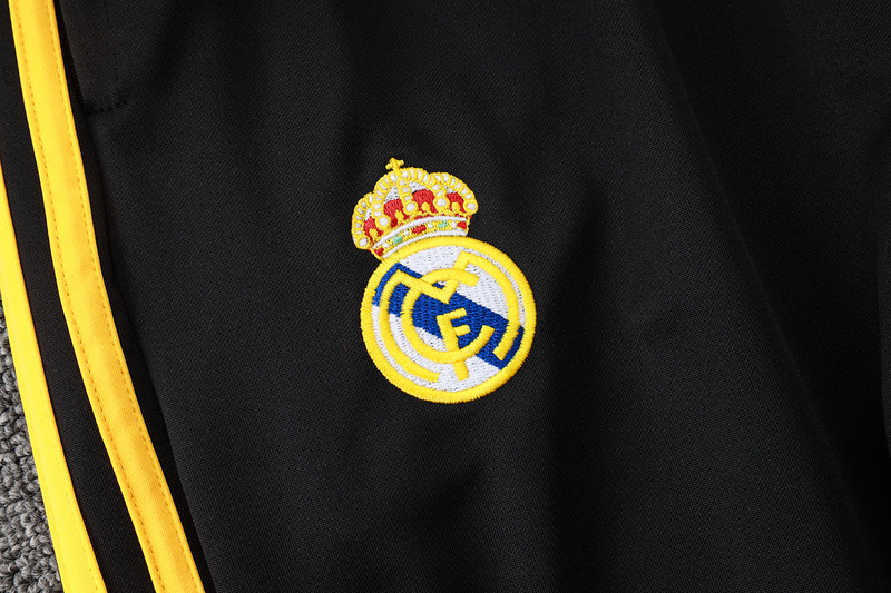 2025/26 Real Madrid Black Jacket Training Suit Set Football Team Shirt Sports Fashion