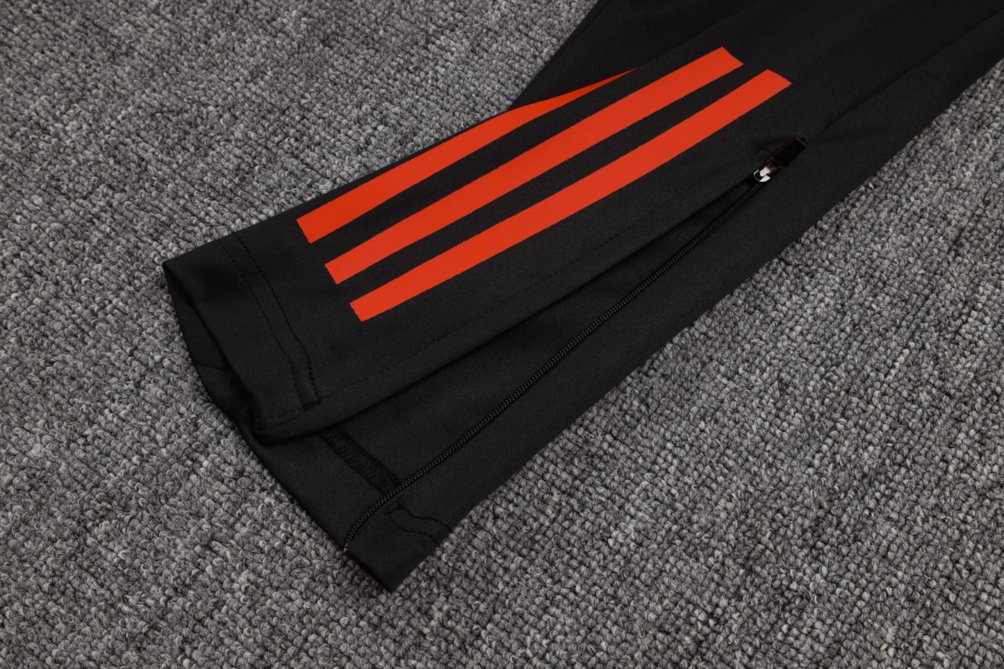 202526 Ajax white-black Long-sleeved half-pull training kit Football team kit