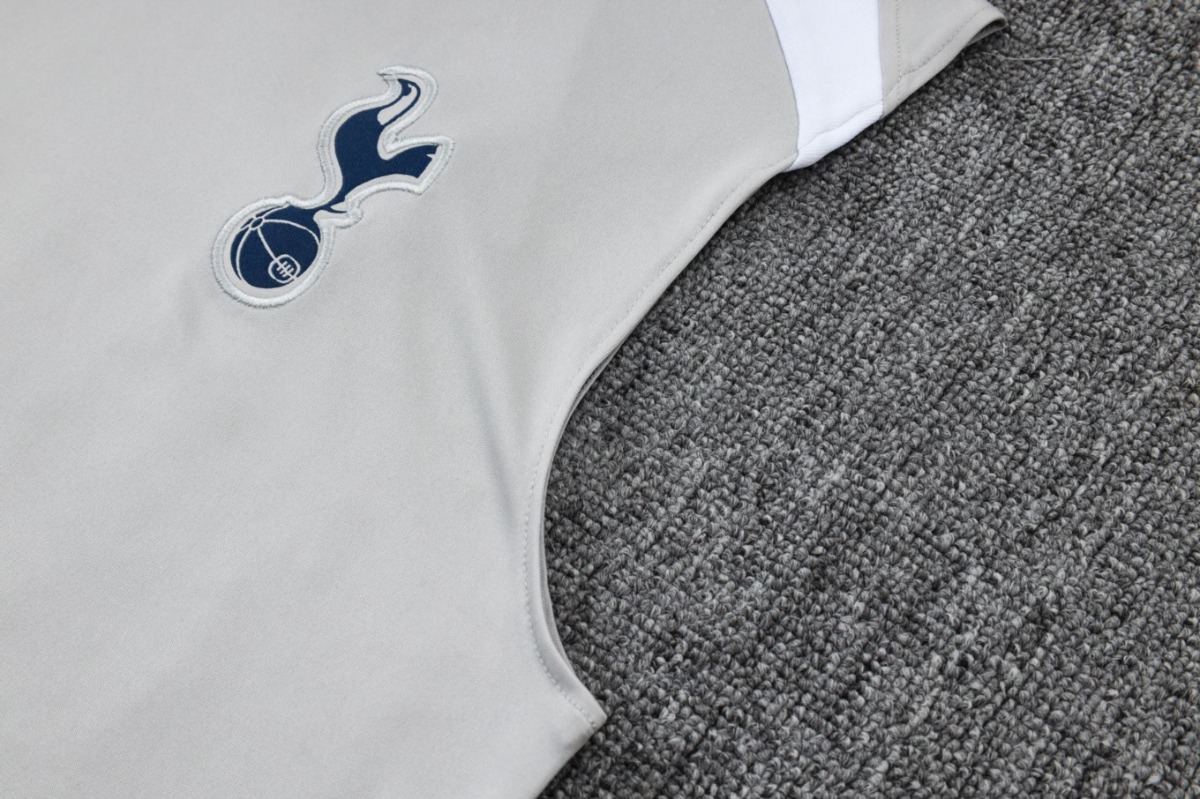 2026 Tottenham Light green Training Set Shirt and Shorts