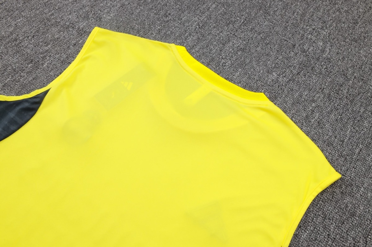2026 Real Madrid Yellow Training Set Shirt and Shorts