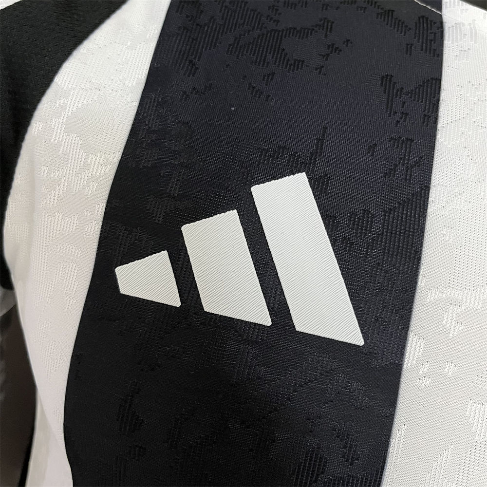 24/25 Juventus Home Jersey Player Version