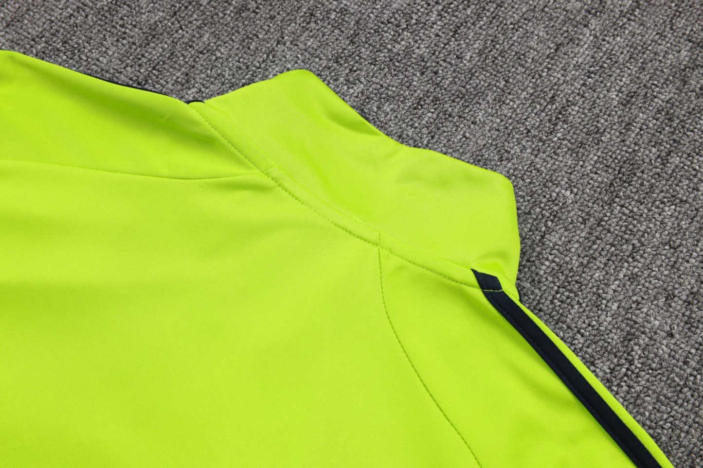 202526 Real Madrid Green Long-sleeved half-pull training kit Football team kit