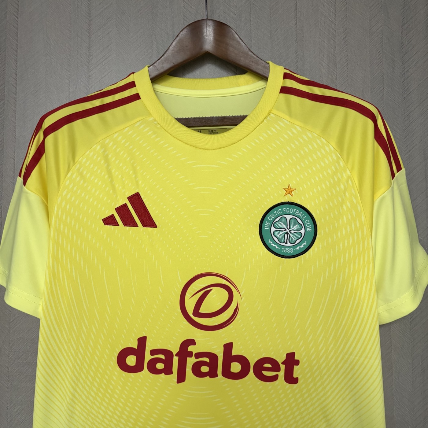2025/26 Celtics Goalkeeper yellow jersey Fan version