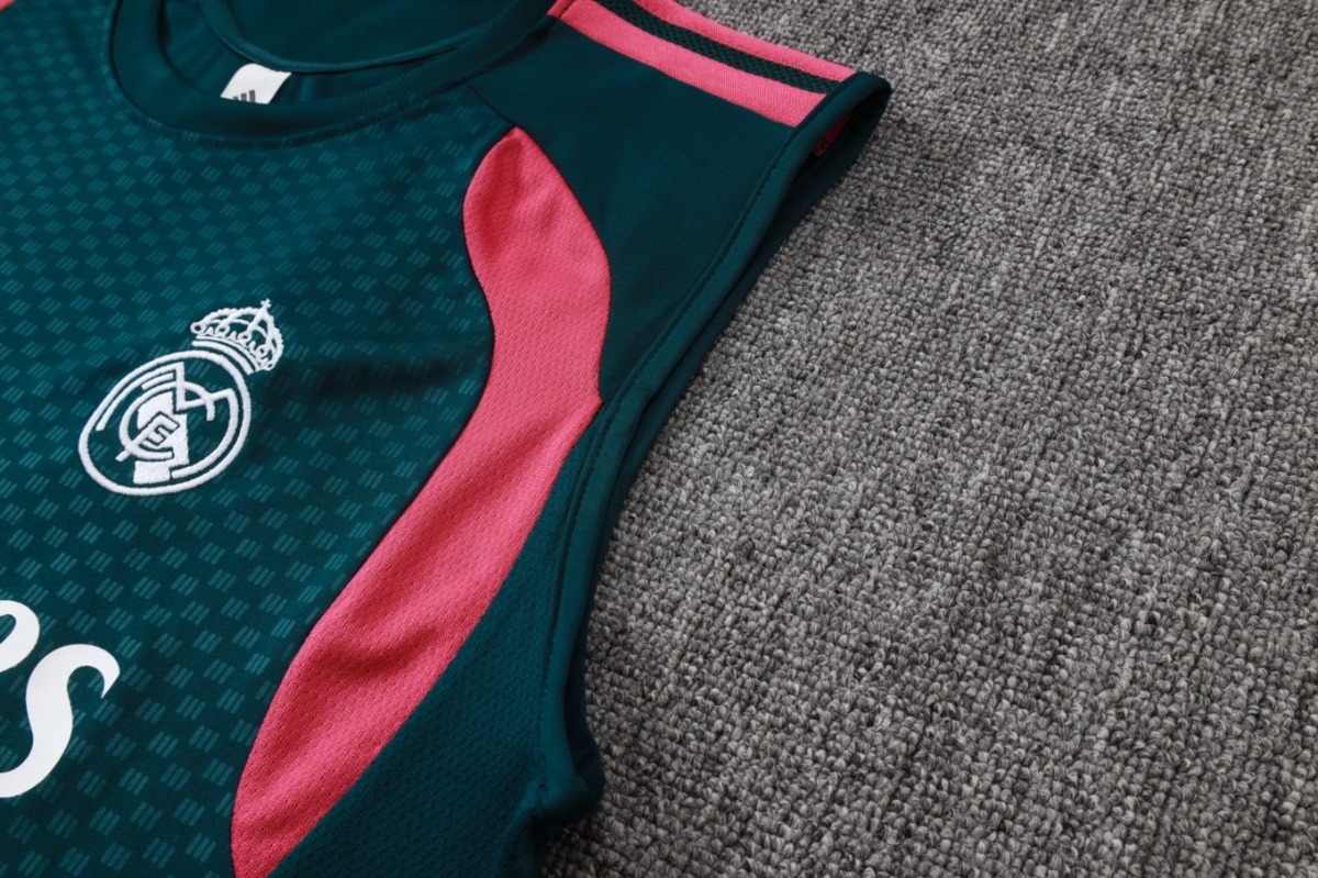 2026 Real Madrid Deep dark green Training Set Shirt and Shorts