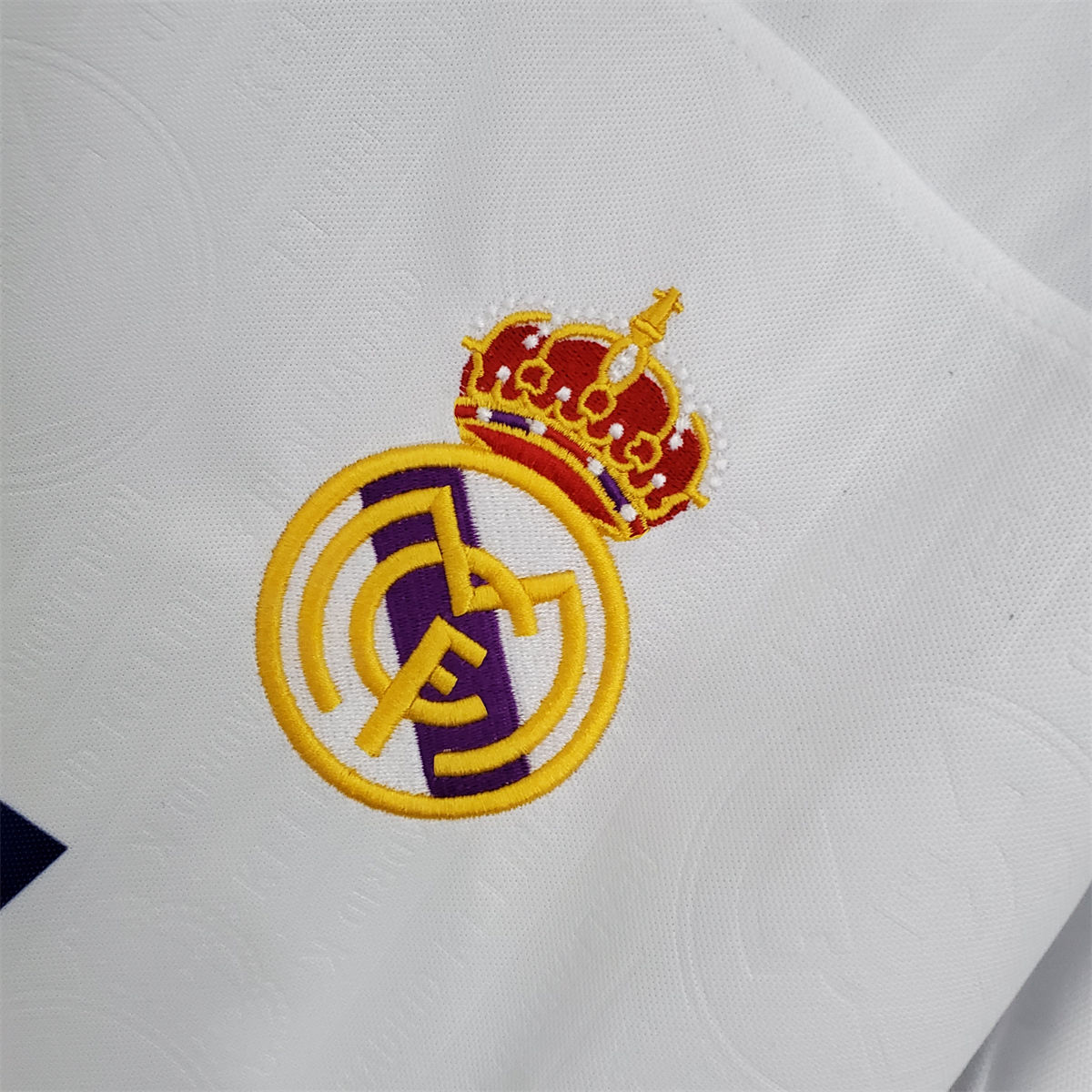 Real Madrid Retro 1996/97 Home jersey Fan Version