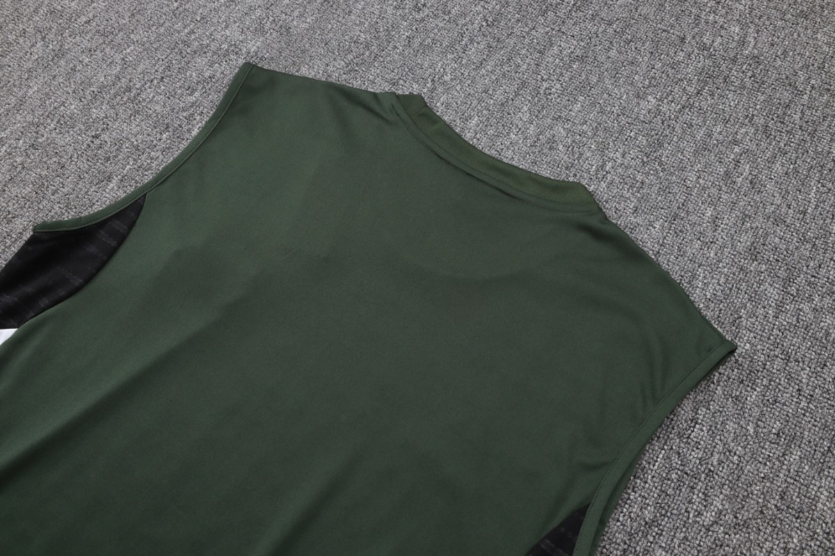 2026 Bayern Munich Dark green Training Set Shirt andShorts