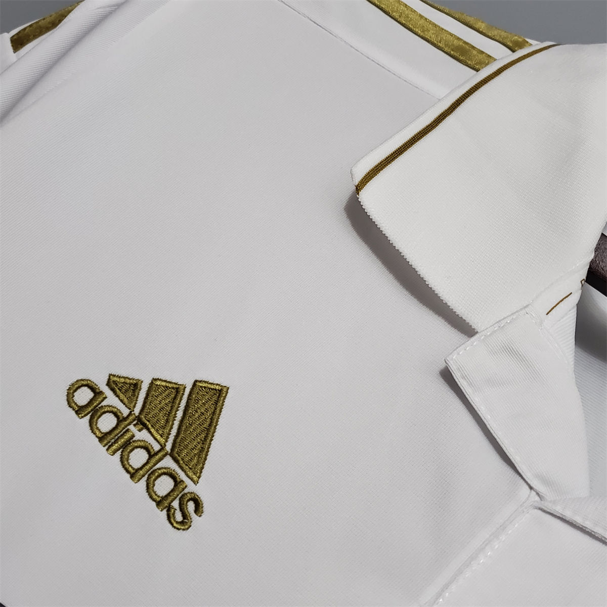Retro Real Madrid 11/12 home jersey Fan Version