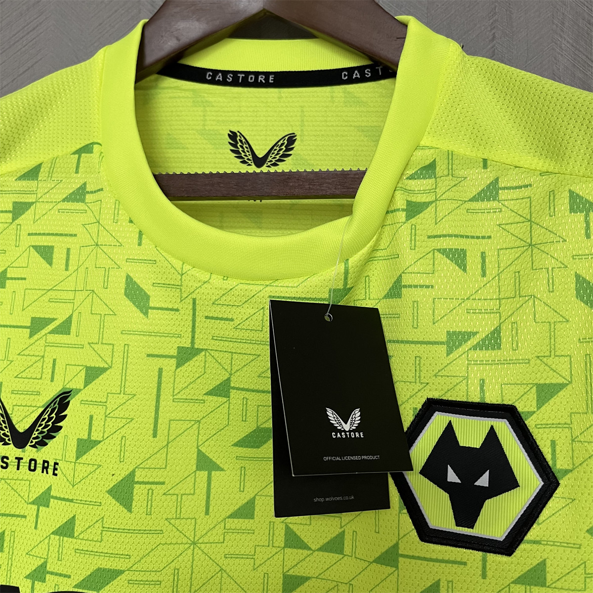 2023/24 Wolves Goalkeeper Jersey Fan Version