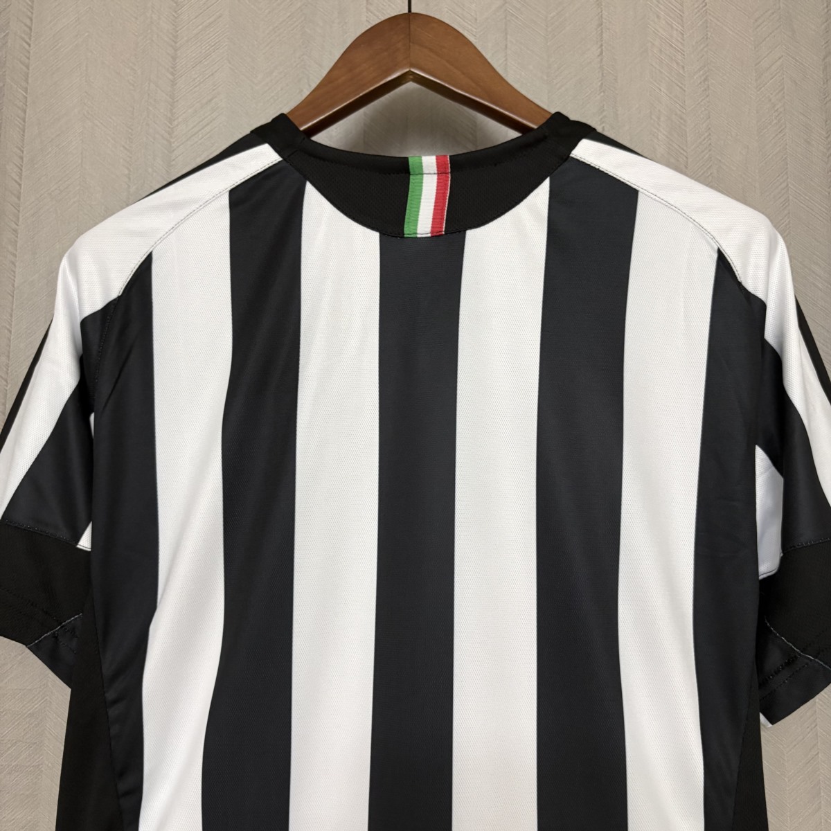 Retro Juventus 2005/06 Home  jersey Fan Version
