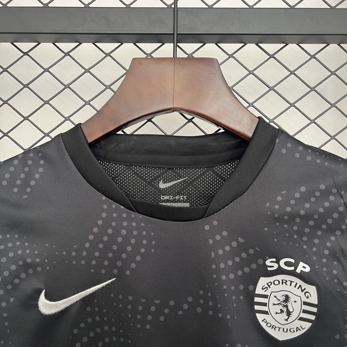2025/26 Sporting Lisbon Special Edition Black jersey kids Kits size: 16-28