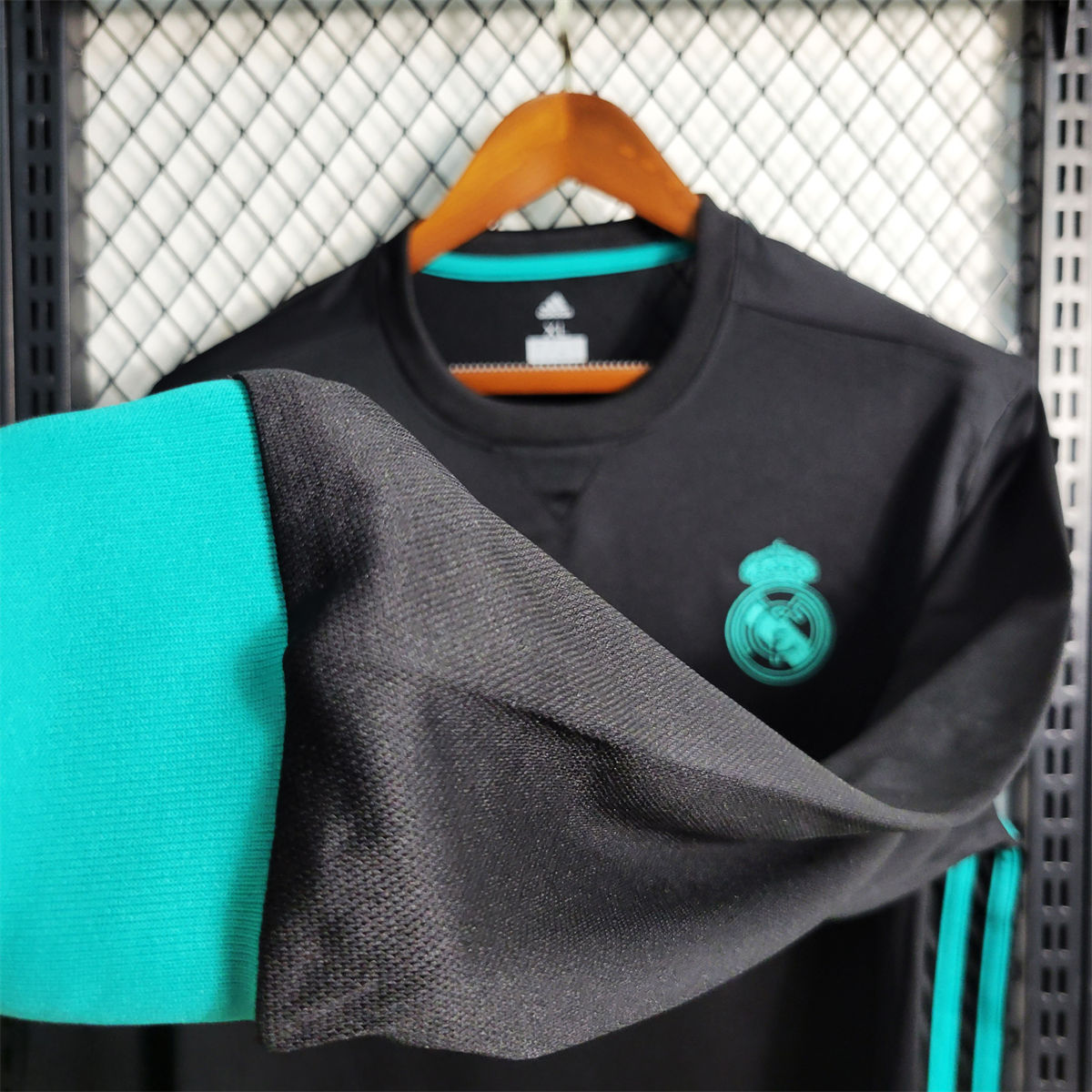 Retro Real Madrid 17/18 Away Long Sleeve jersey Fan Version