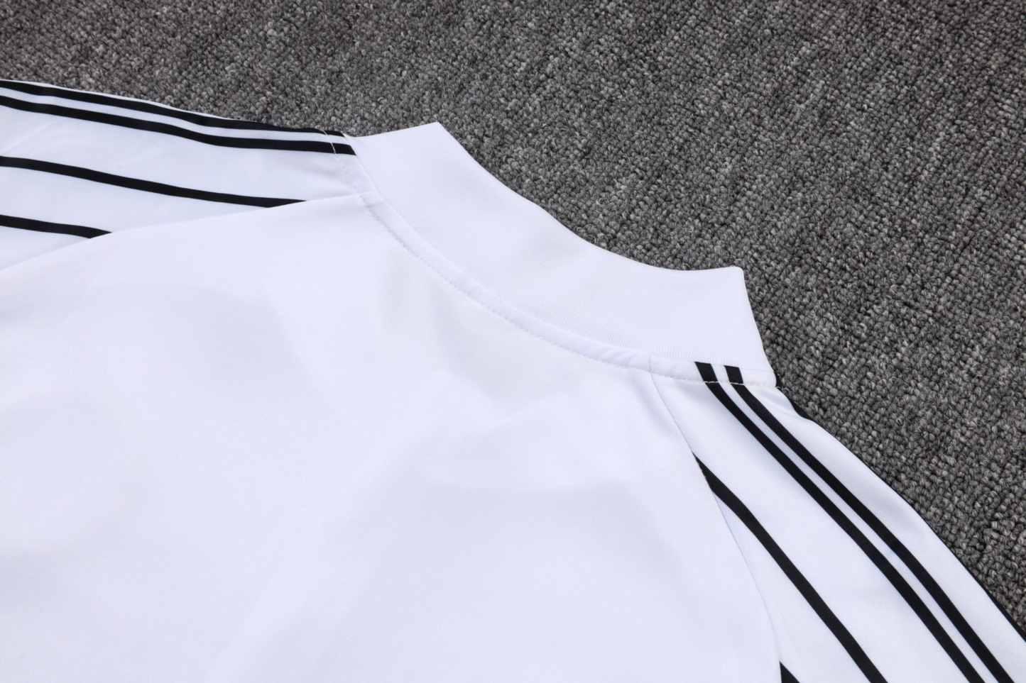 202526 Paris white Long-sleeved half-pull training kit Football team kit