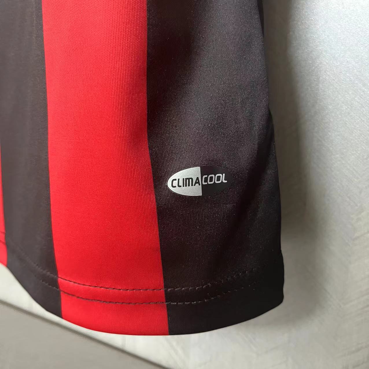 Retro AC Milan 08/09 Home jersey Fan Version