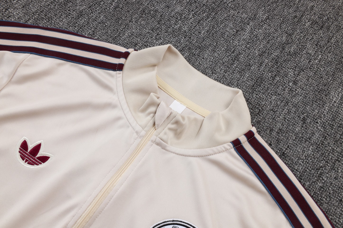 202526 Ajax beige Long-sleeved half-pull training kit Football team kit