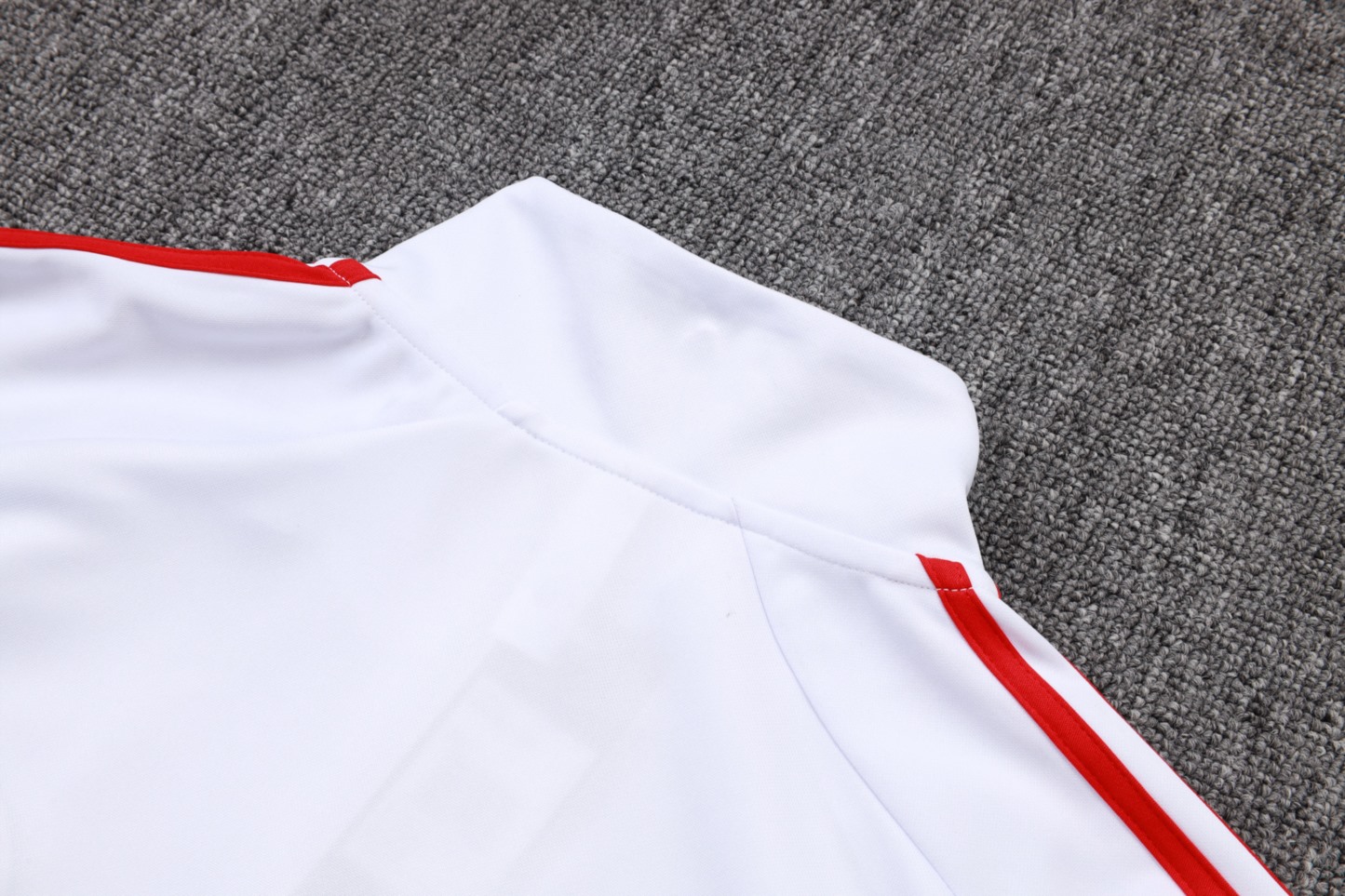 2025/26 Bayern Munich white Jacket Training Suit Set Football Team Shirt Sports Fashion