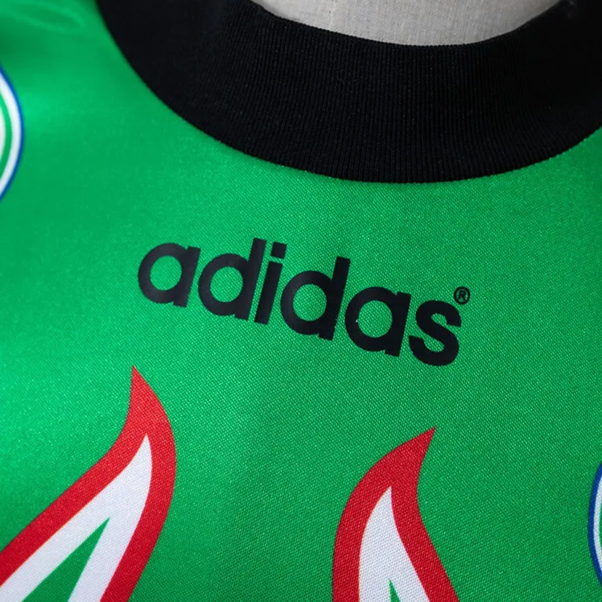 Retro Japan 1998 Goalkeeper Green Fireworks jersey Fan Version