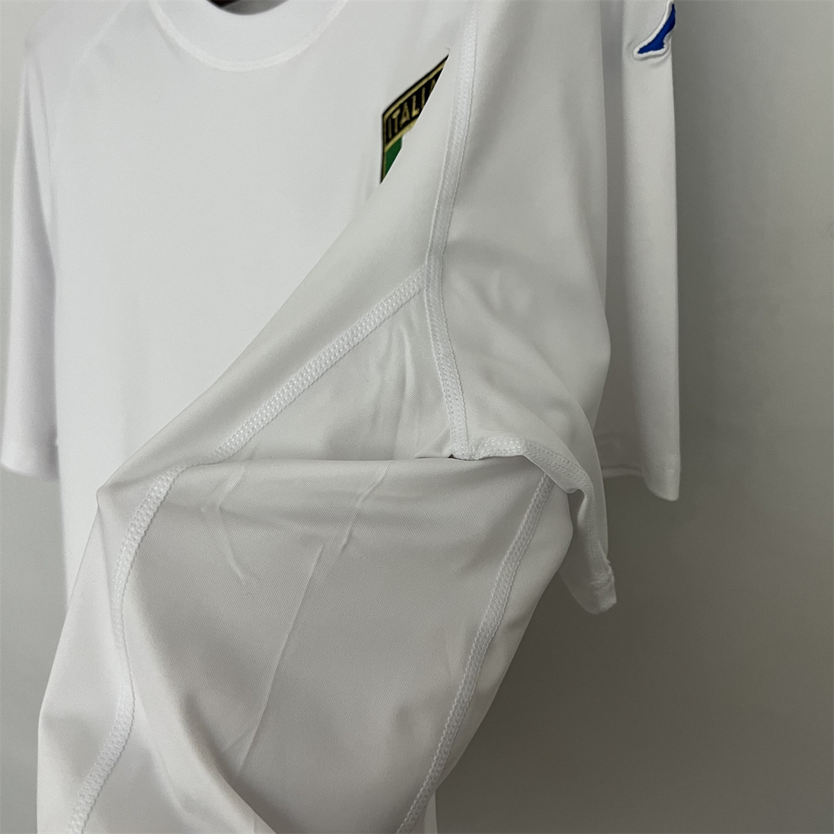 Retro Italy 2000 Away jersey Fan Version