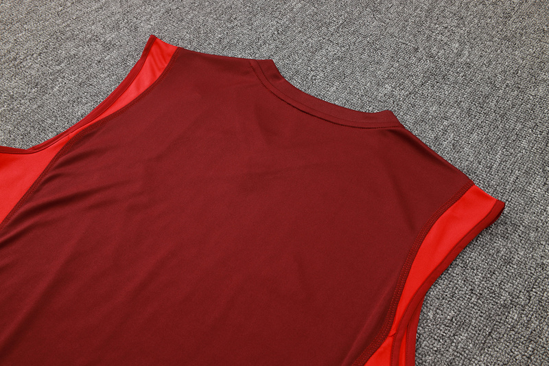 24/25 Internacional Red Training Set Shirt and Shorts