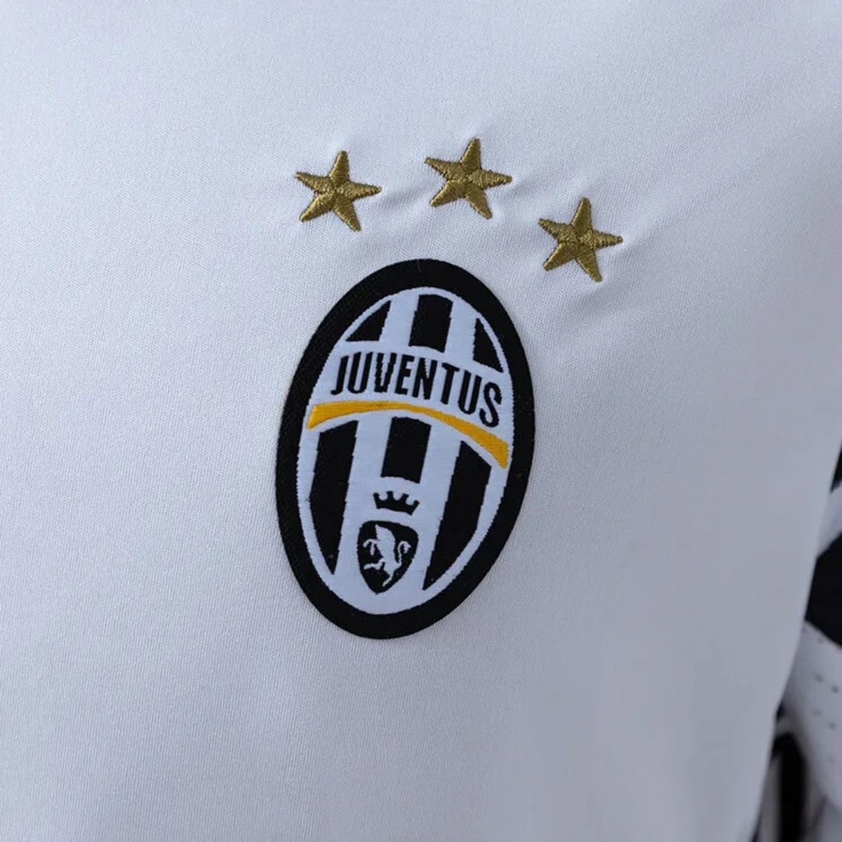 Retro Juventus 2016/17 Second Away Jersey Fan Version