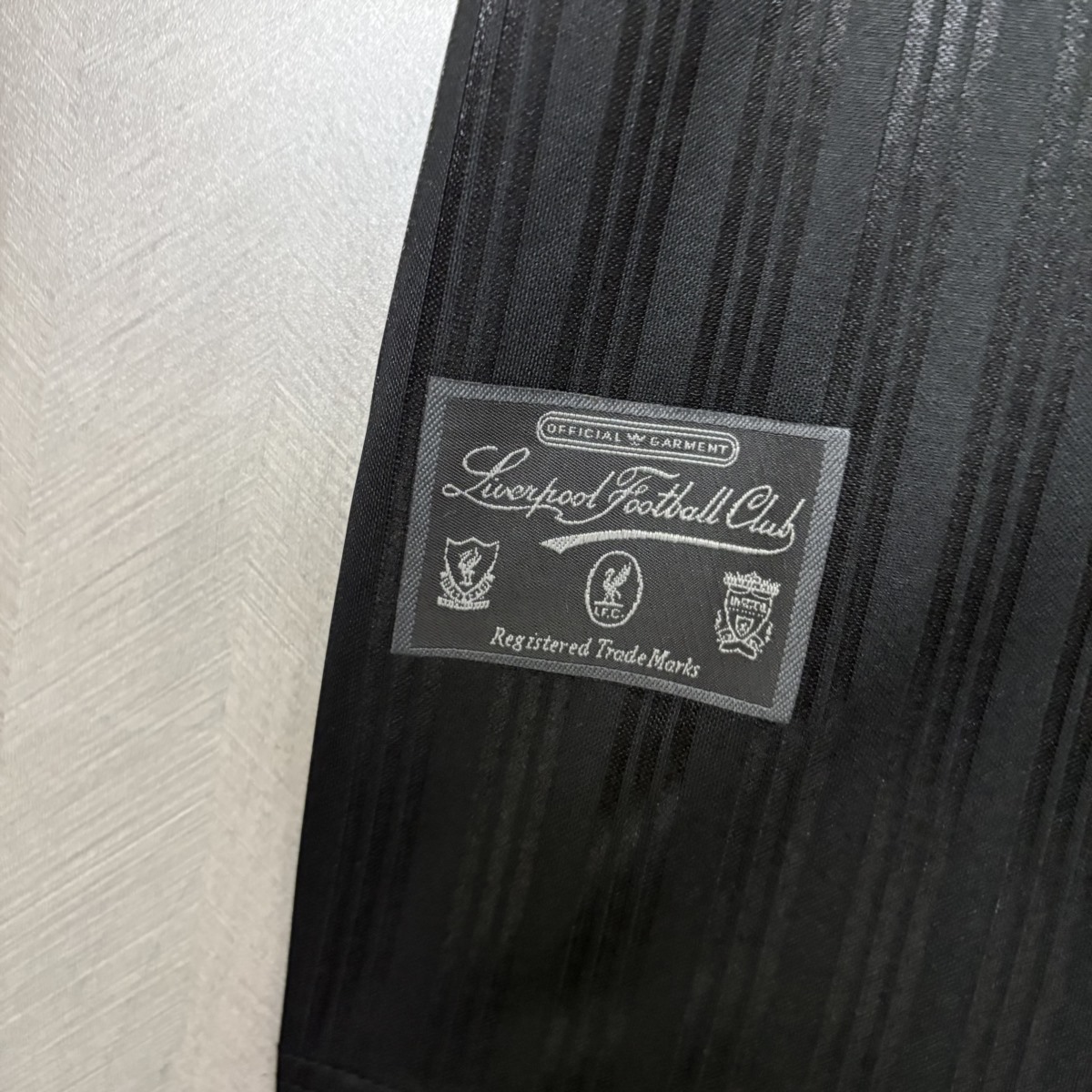 Retro Liverpool 1995 Black jersey Fan Version
