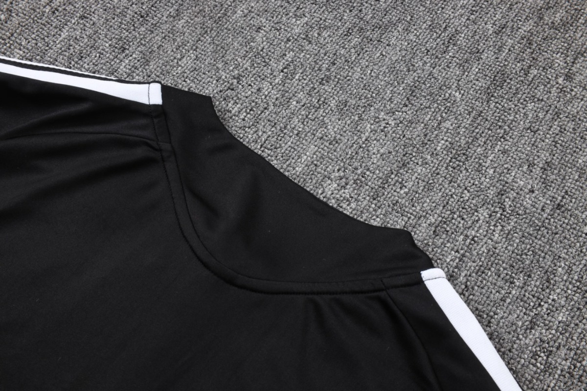 2026 Liverpool Black Long-sleeved half-pull training kit