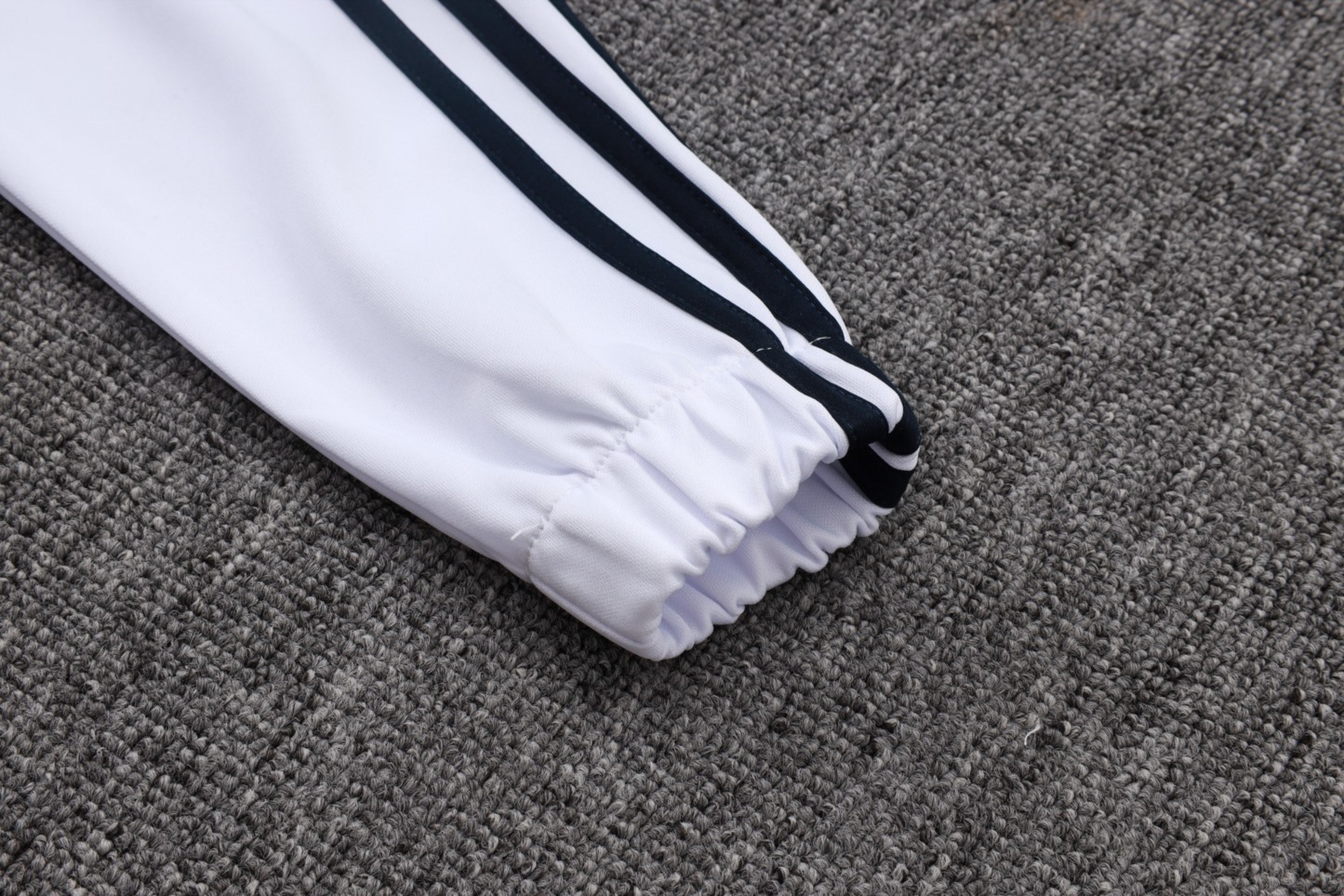 2025/26 Real Madrid white Jacket Training Suit Set Football Team Shirt Sports Fashion