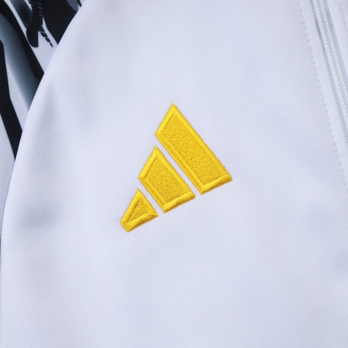 2026 Real Madrid White Jacket Training Suit Set