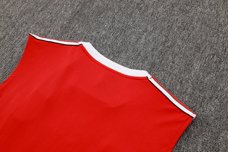 2025/26 Manchester United Red Training Set Shirt and Shorts