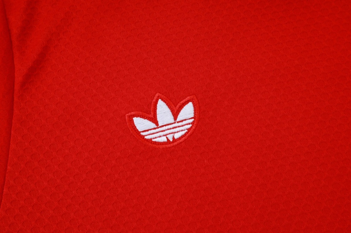 2026 Manchester United Red Training Set Shirt and Shorts