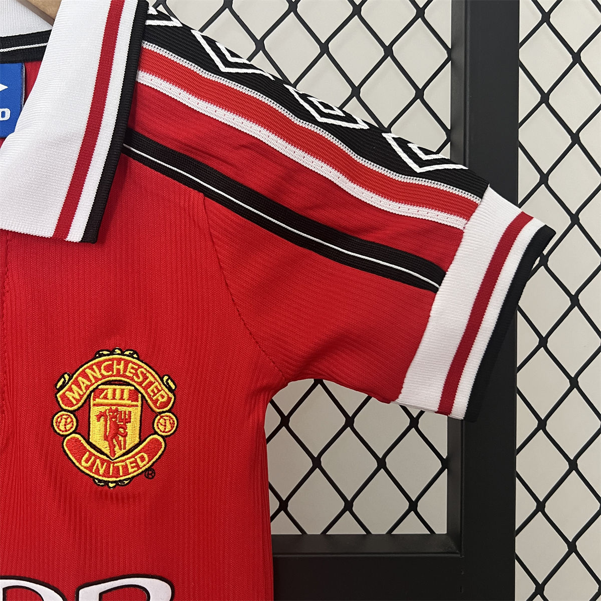 Retro Manchester United 98/99 home  jersey Kid Kits Size 16-28