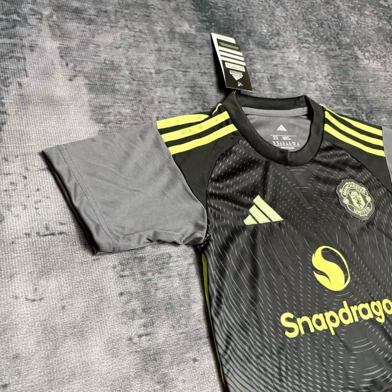 2025/26 Manchester United Special Edition Grey jersey kids Kits size: 16-28