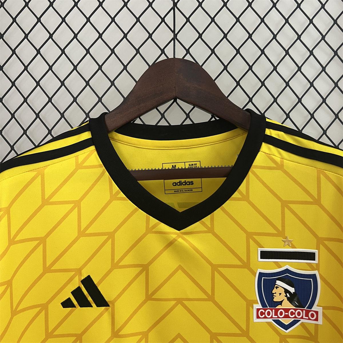 2024/25 Colo Colo goalkeeper yellow Jersey Fan Version