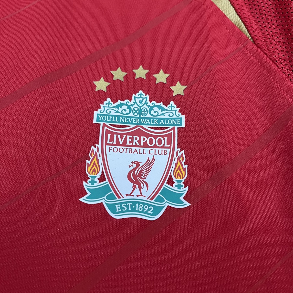 Retro Liverpool 2005/06 Home jersey Fan Version