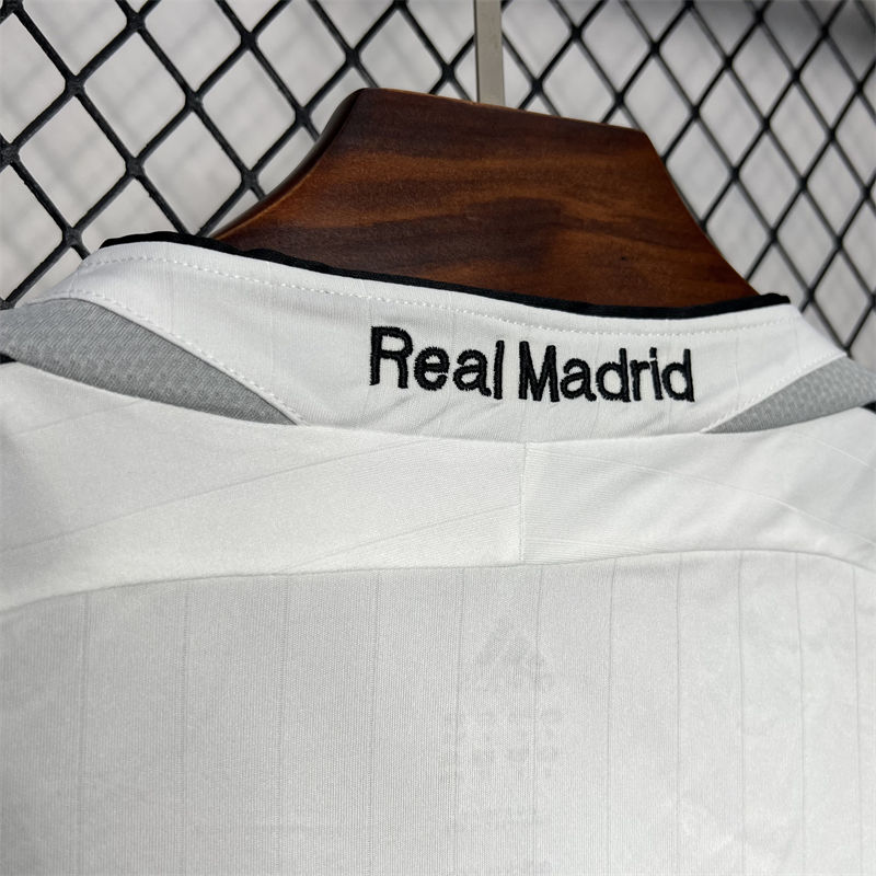 Real Madrid Retro 06/07 home jersey Fan Version