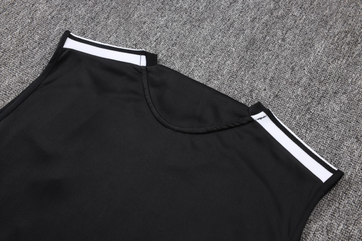 2026 Liverpool Black Training Set Shirt and Shorts