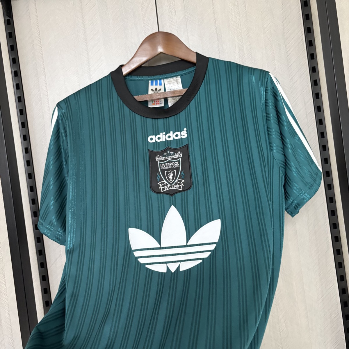 Retro Liverpool 1995/96 Special Edition Green jersey Fan Version