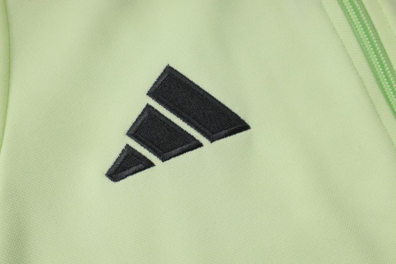 2026 Real Madrid Light green Jacket Training Suit Set