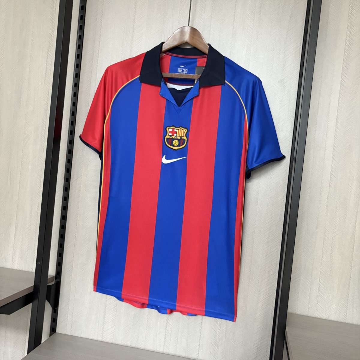 Retro Barcelona 01/02 Home jersey Fan Version