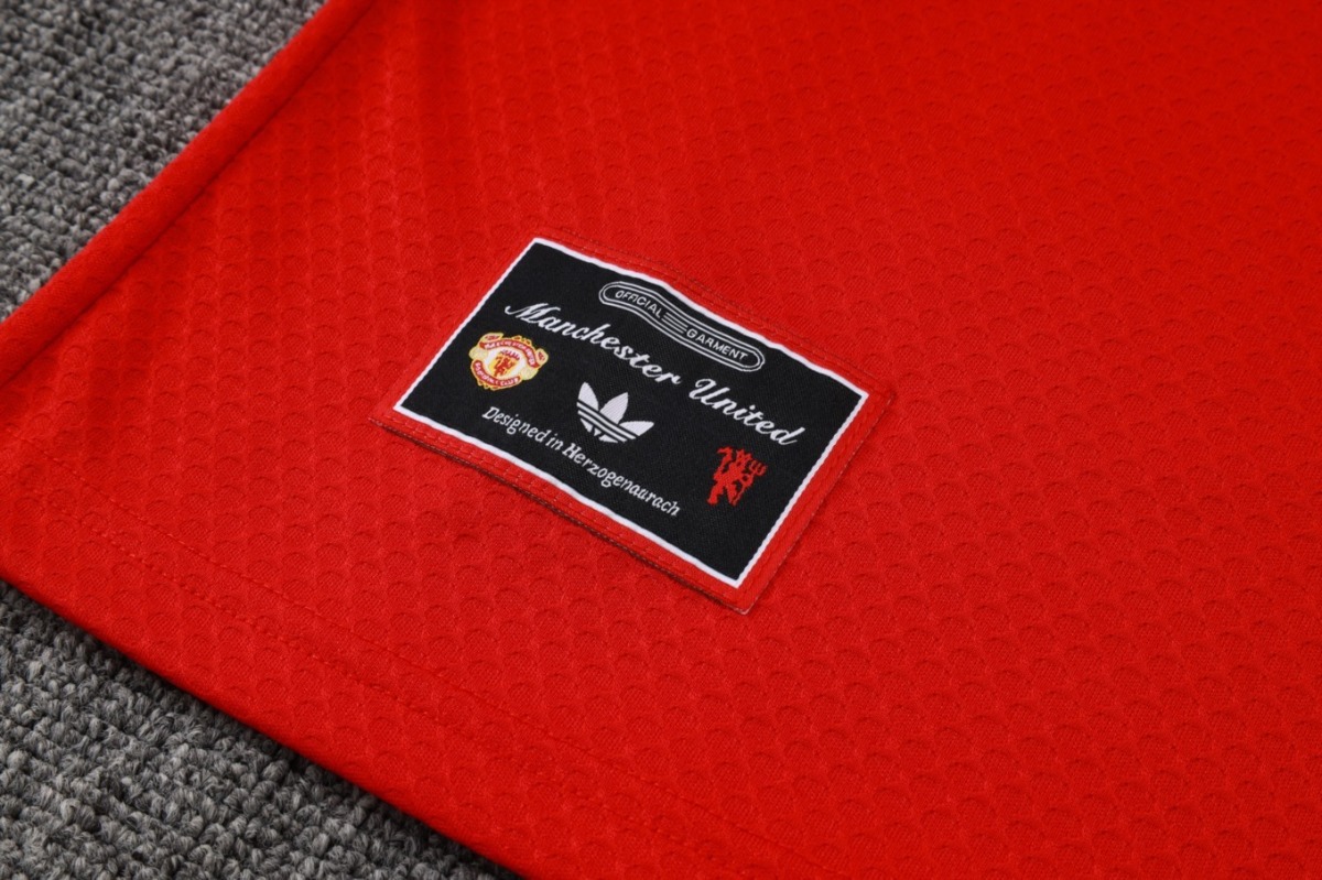 2026 Manchester United Red Training Set Shirt and Shorts