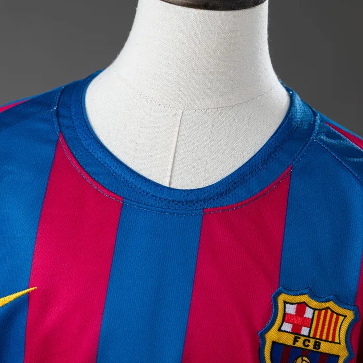 Retro Barcelona 2005/06 Home Kid Kits