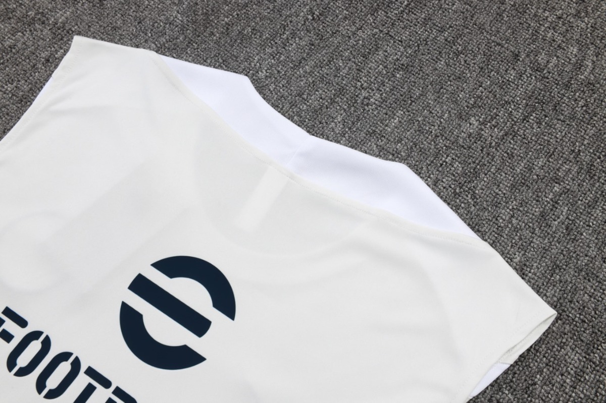 2026 Inter Milan Off-white Training Set Shirt and Shorts