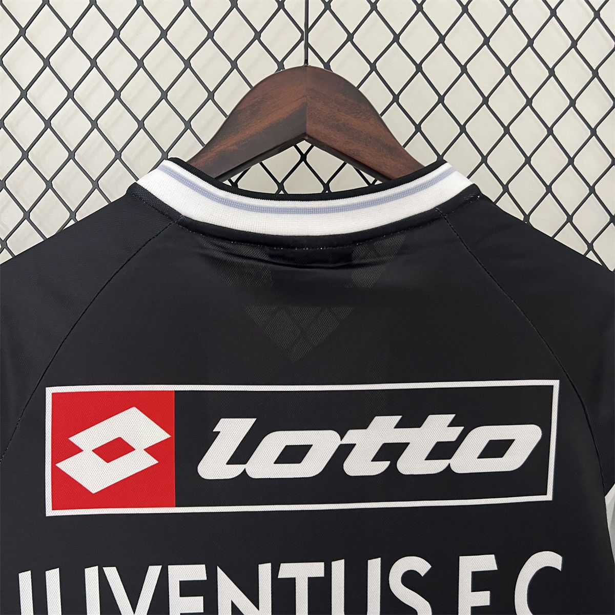 Retro Juventus 00/01 Black jersey Fan Version