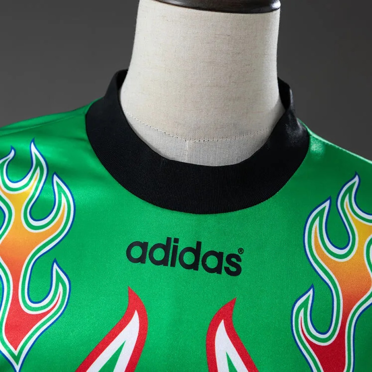 Retro Japan 1998 Goalkeeper Green Fireworks jersey Fan Version