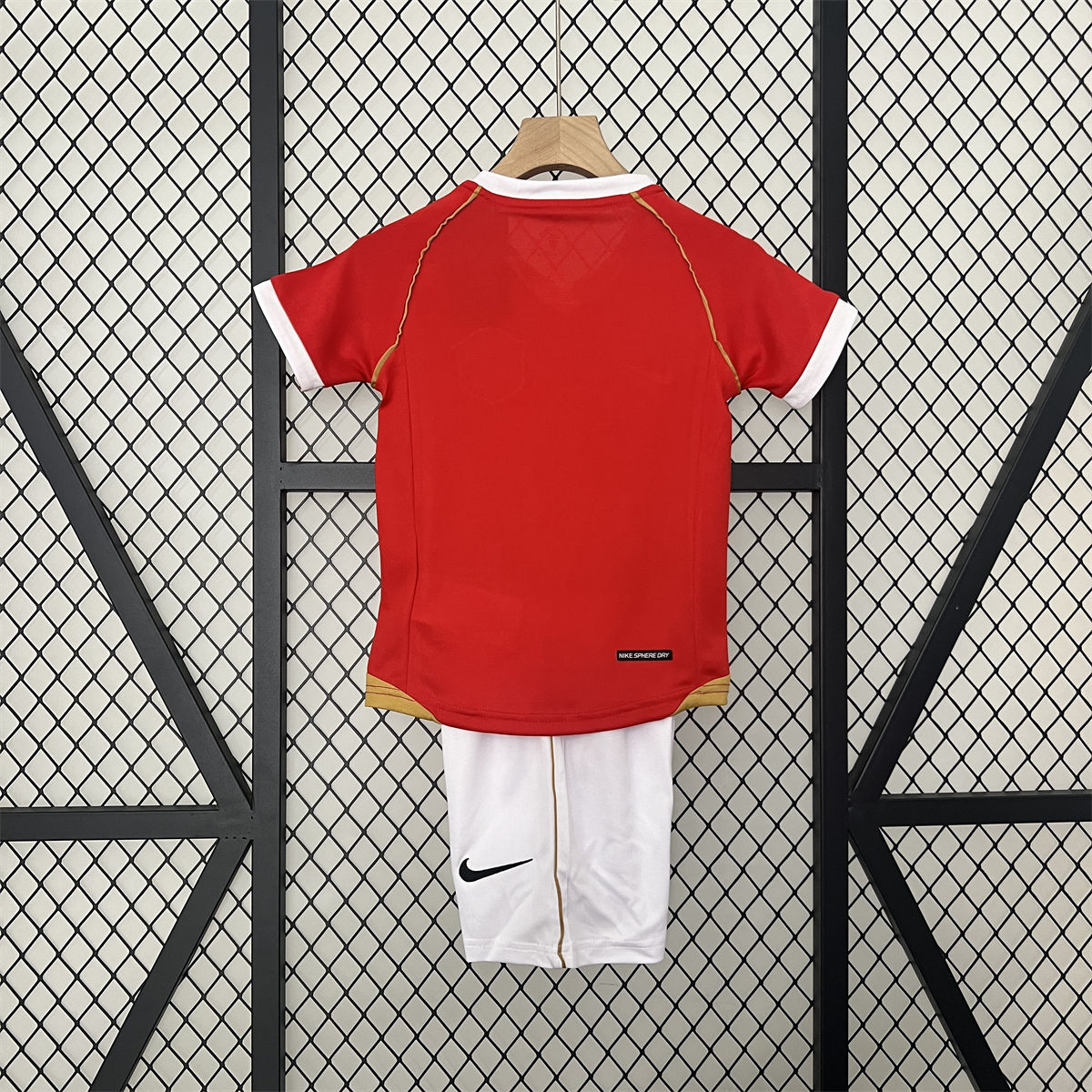 Retro Manchester United 06/07 home  jersey Kid Kits Size 16-28