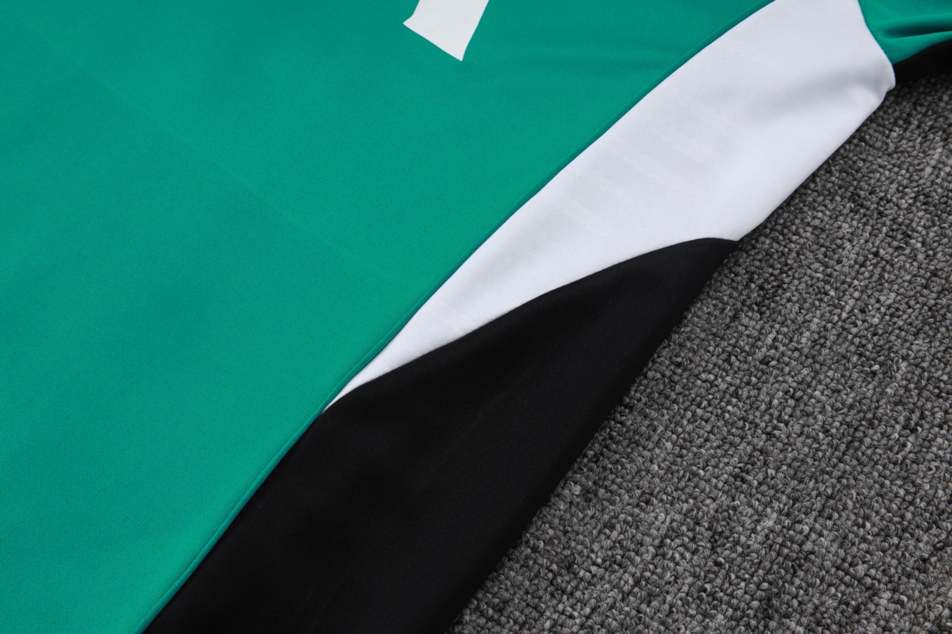 202526 Liverpool Green Long-sleeved half-pull training kit Football team kit