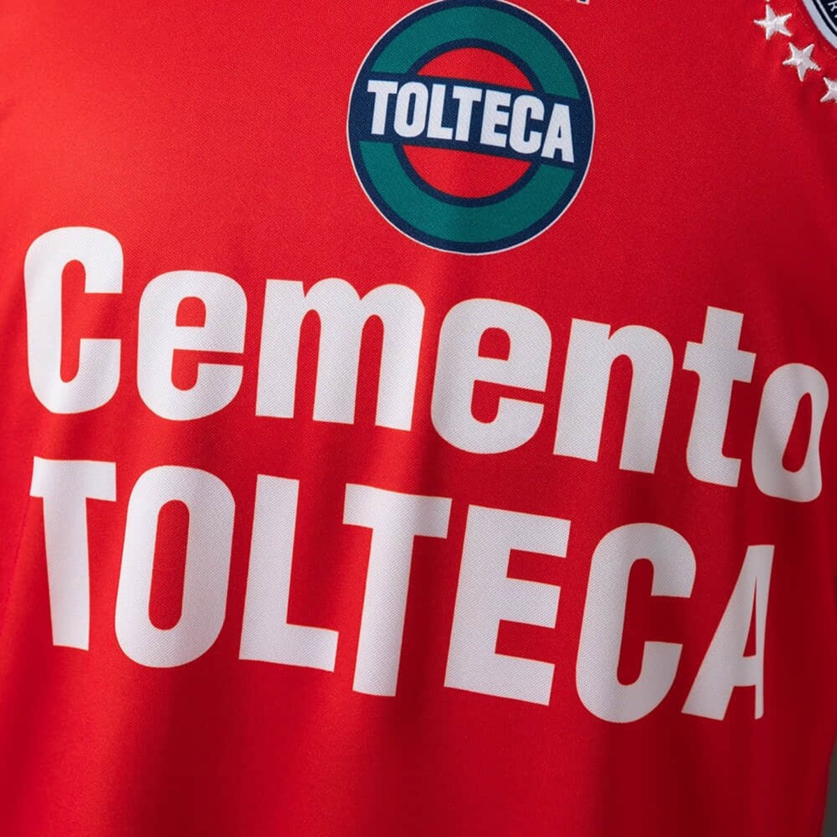 Retro Chivas 2002/03 Red Jersey Fan Version